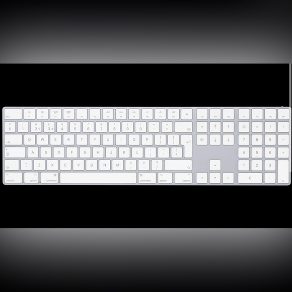 Apple Magic Keyboard with Numeric Keypad - Picture 7 of 10